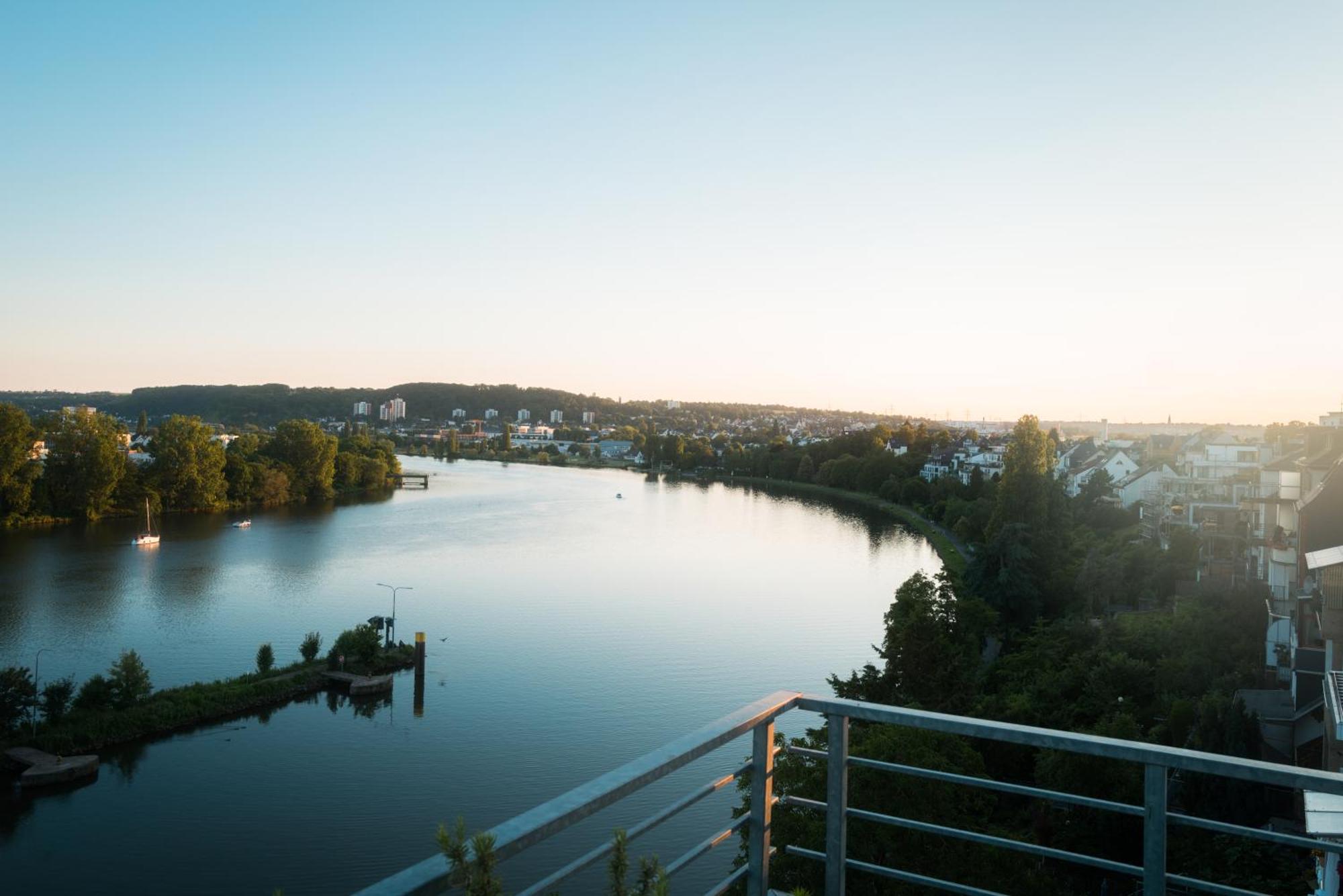 Penthouse Wohnung Mit Schoenem Moselblick In Metternich Koblenz  Luaran gambar